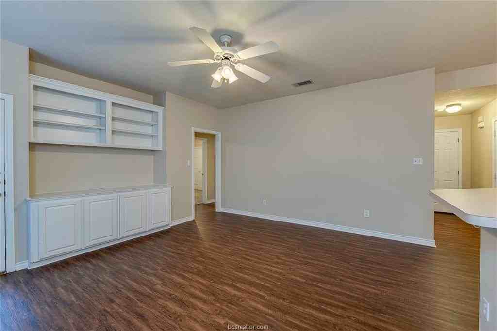 906 Gardenia St - Photo 3 of 20