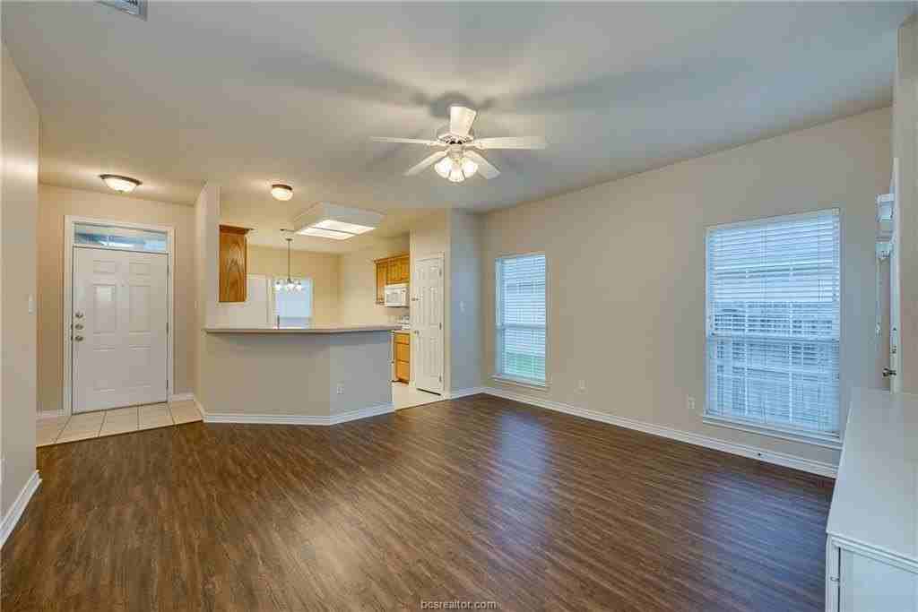 906 Gardenia St - Photo 4 of 20