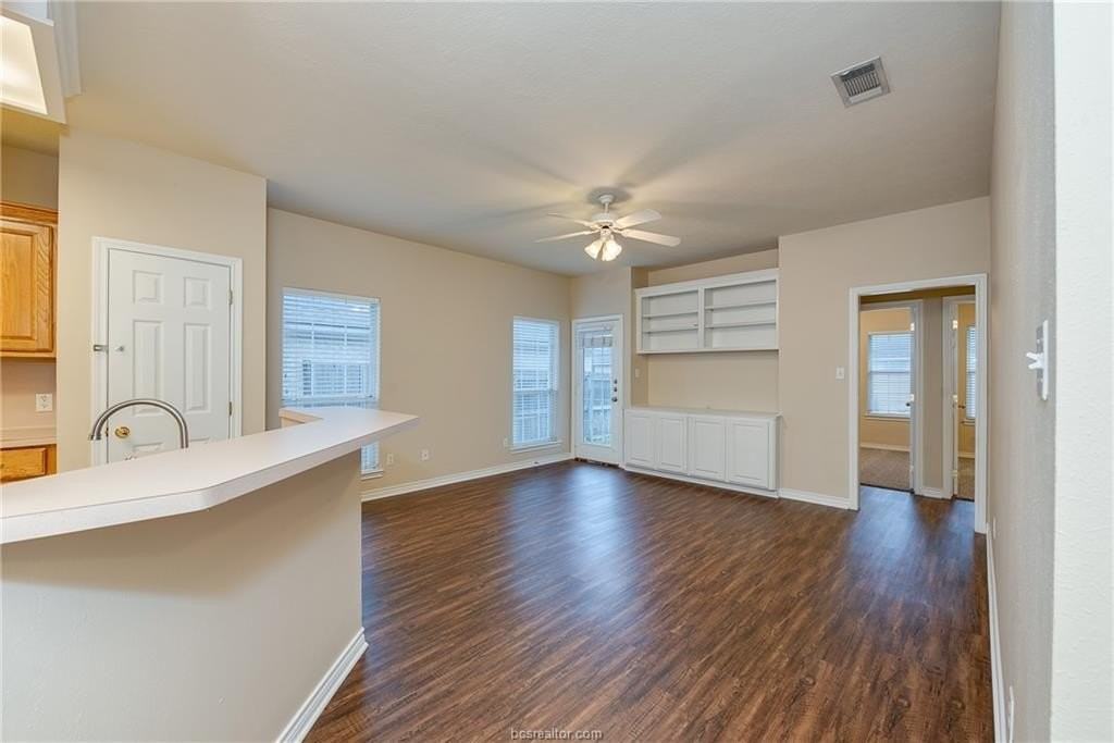 906 Gardenia St - Photo 5 of 20