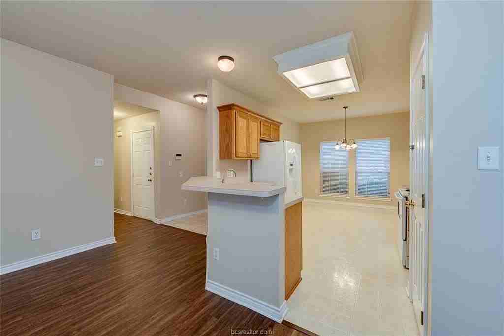 906 Gardenia St - Photo 6 of 20