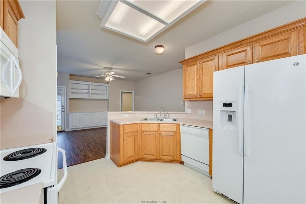 906 Gardenia St - Photo 7 of 20