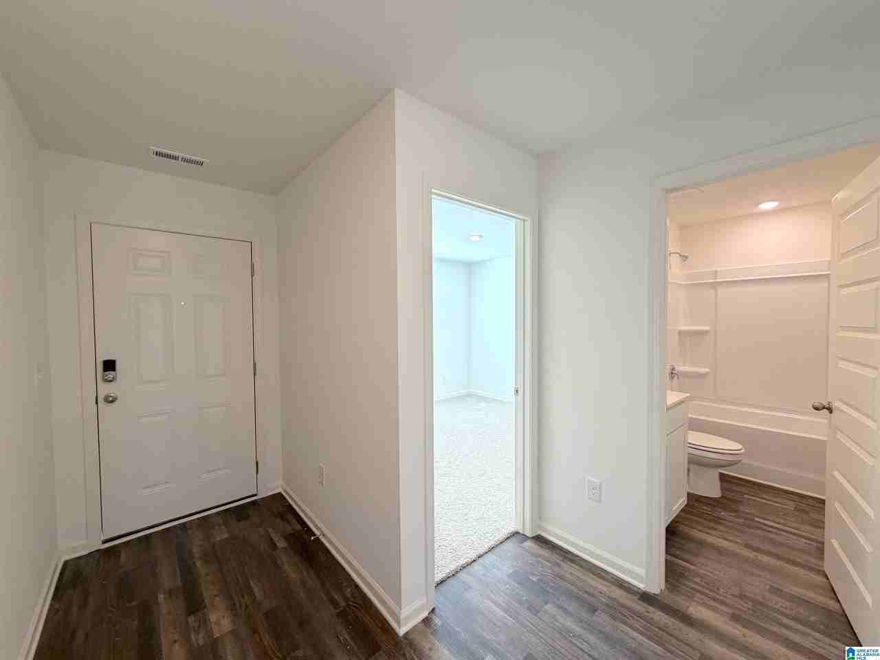 2025 Ogletree Pl - Photo 2 of 33