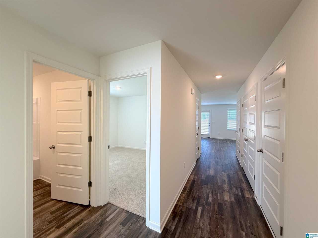 2025 Ogletree Pl - Photo 3 of 33