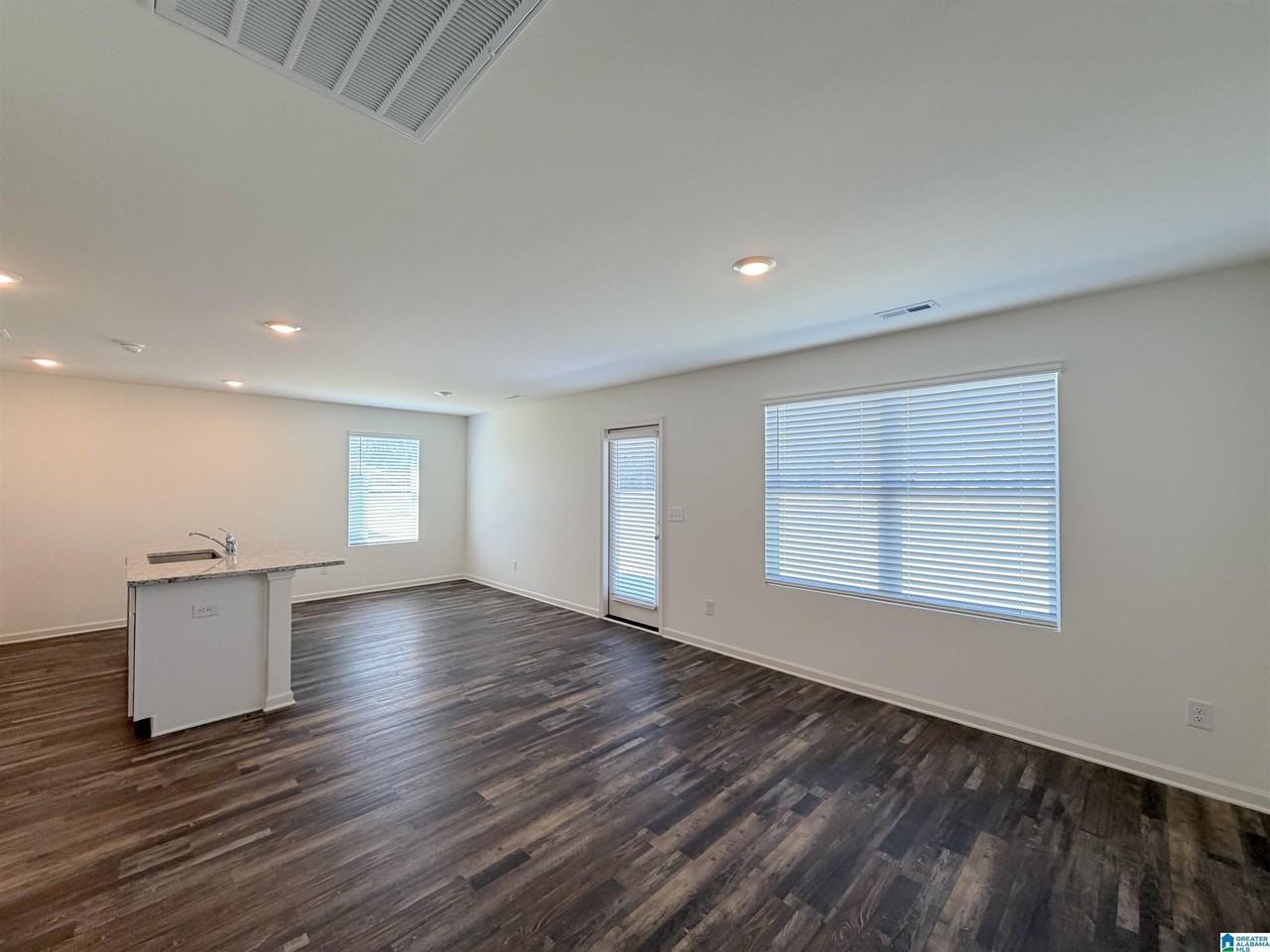 2025 Ogletree Pl - Photo 6 of 33