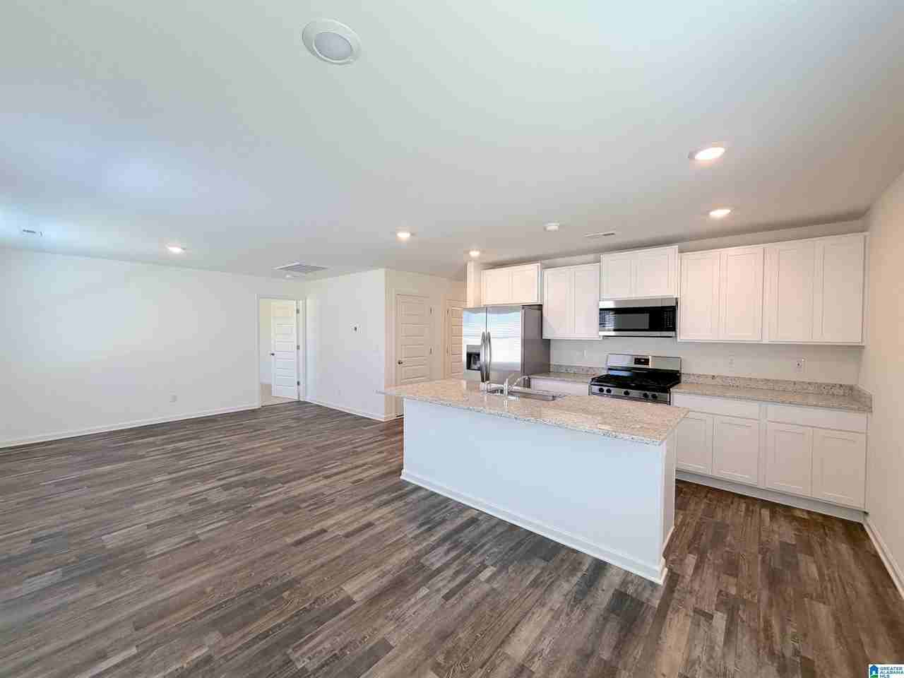 2025 Ogletree Pl - Photo 7 of 33