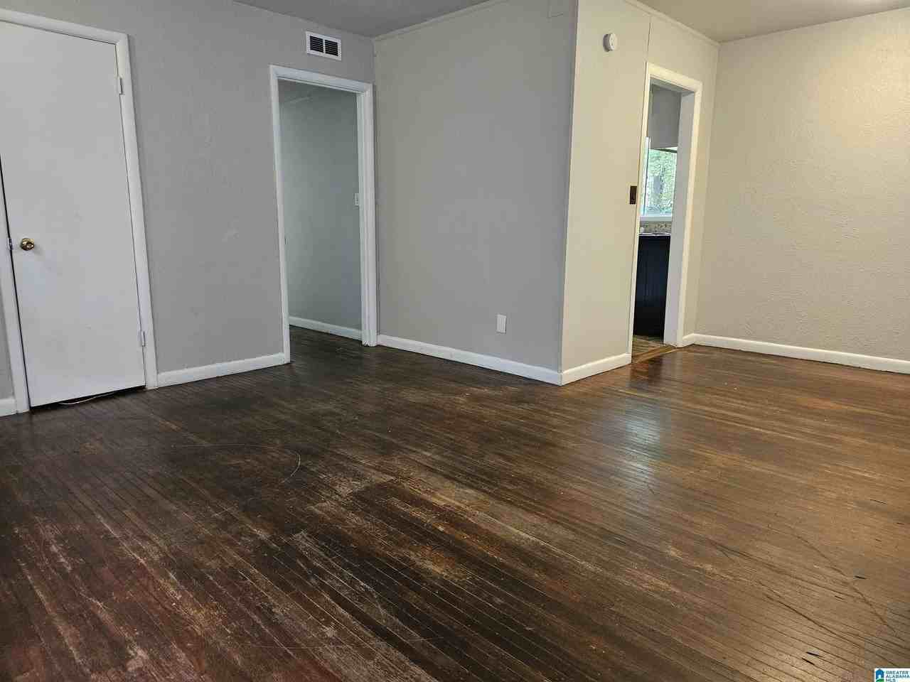 433 Wedgeworth Rd - Photo 3 of 12