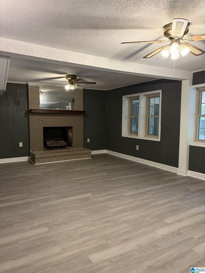 3826 Springhill Dr - Photo 3 of 12