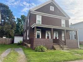 featured image of 371 Stone St