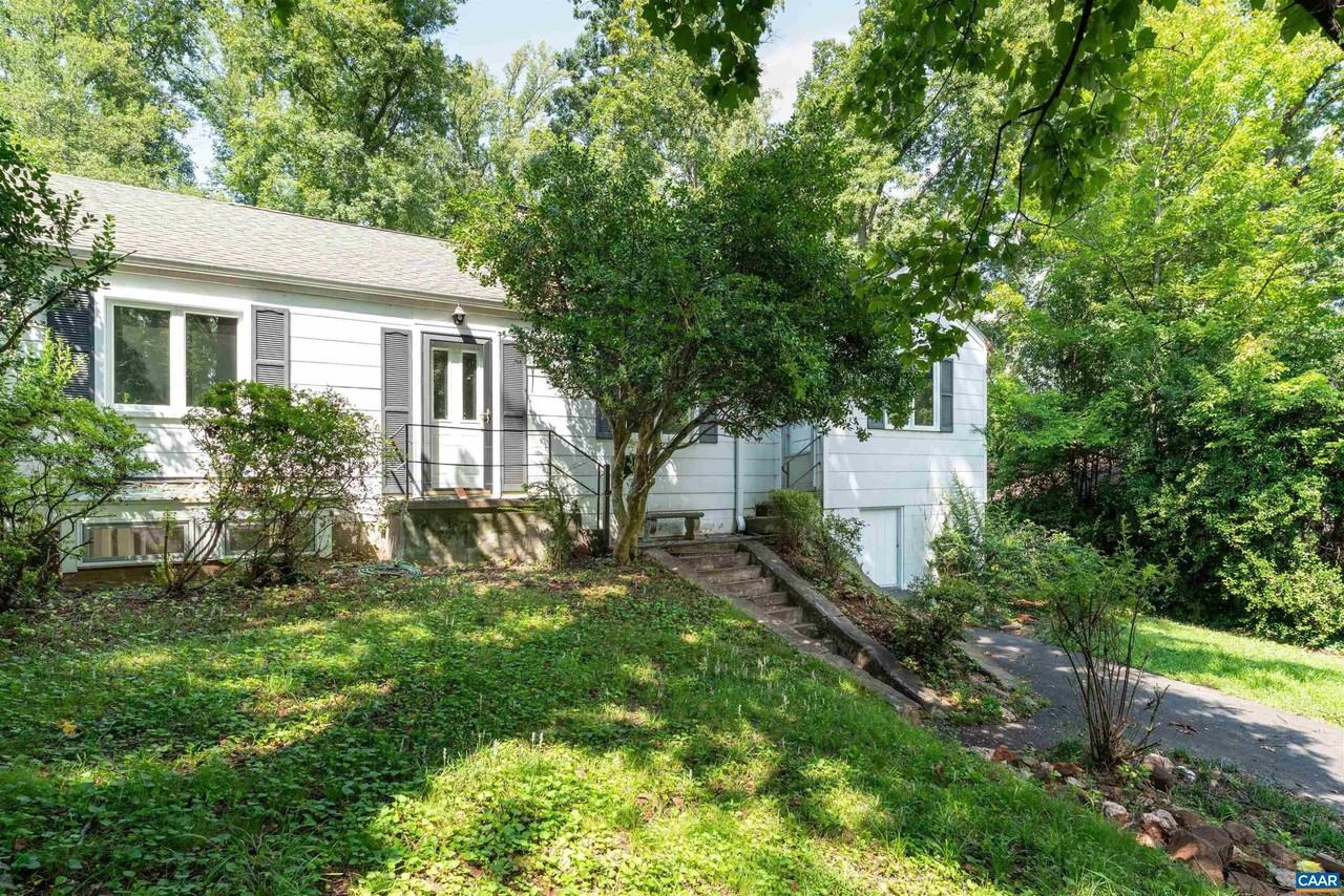 1429 Gentry Ln - Photo 3 of 19