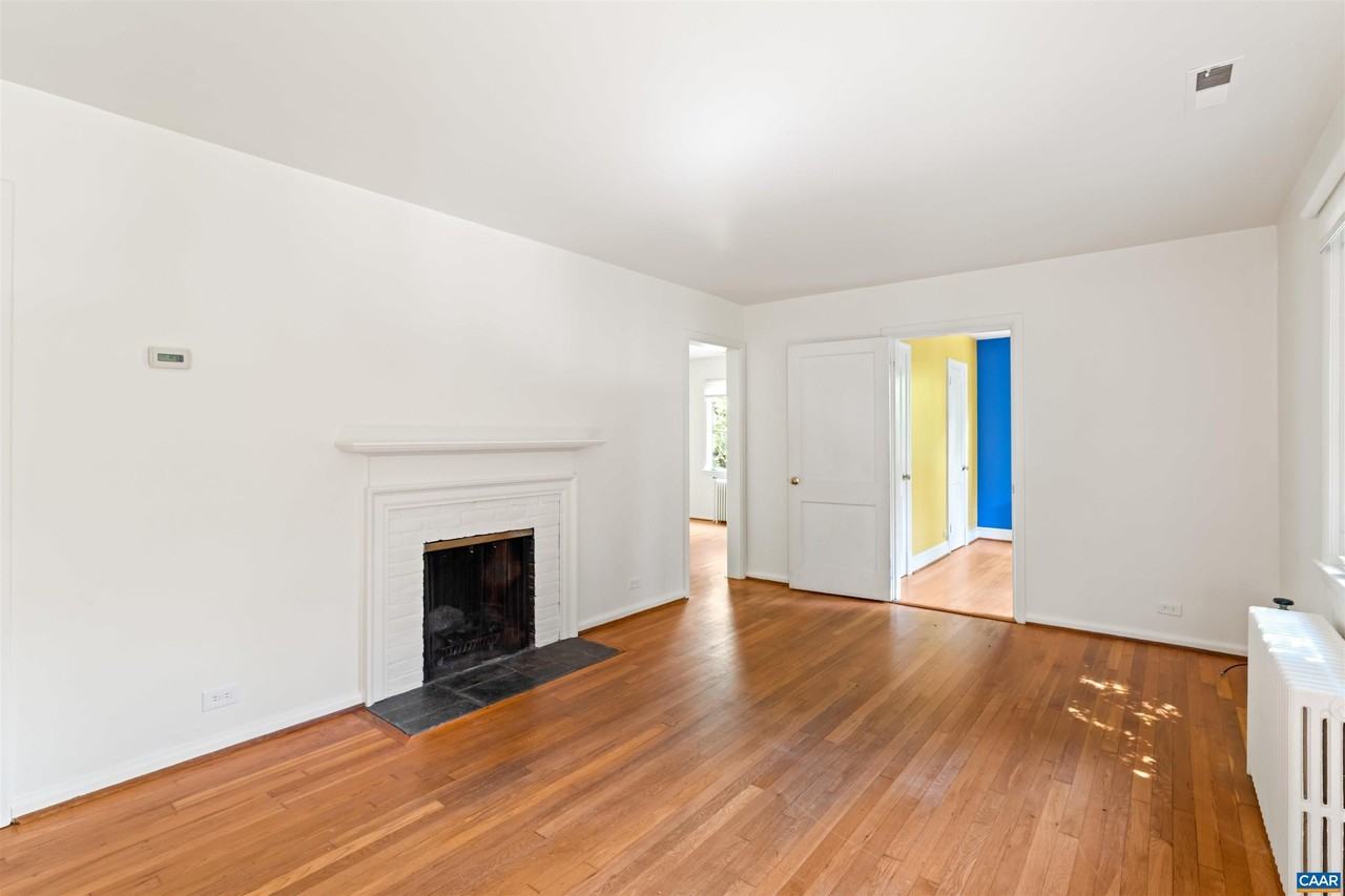 1429 Gentry Ln - Photo 4 of 19