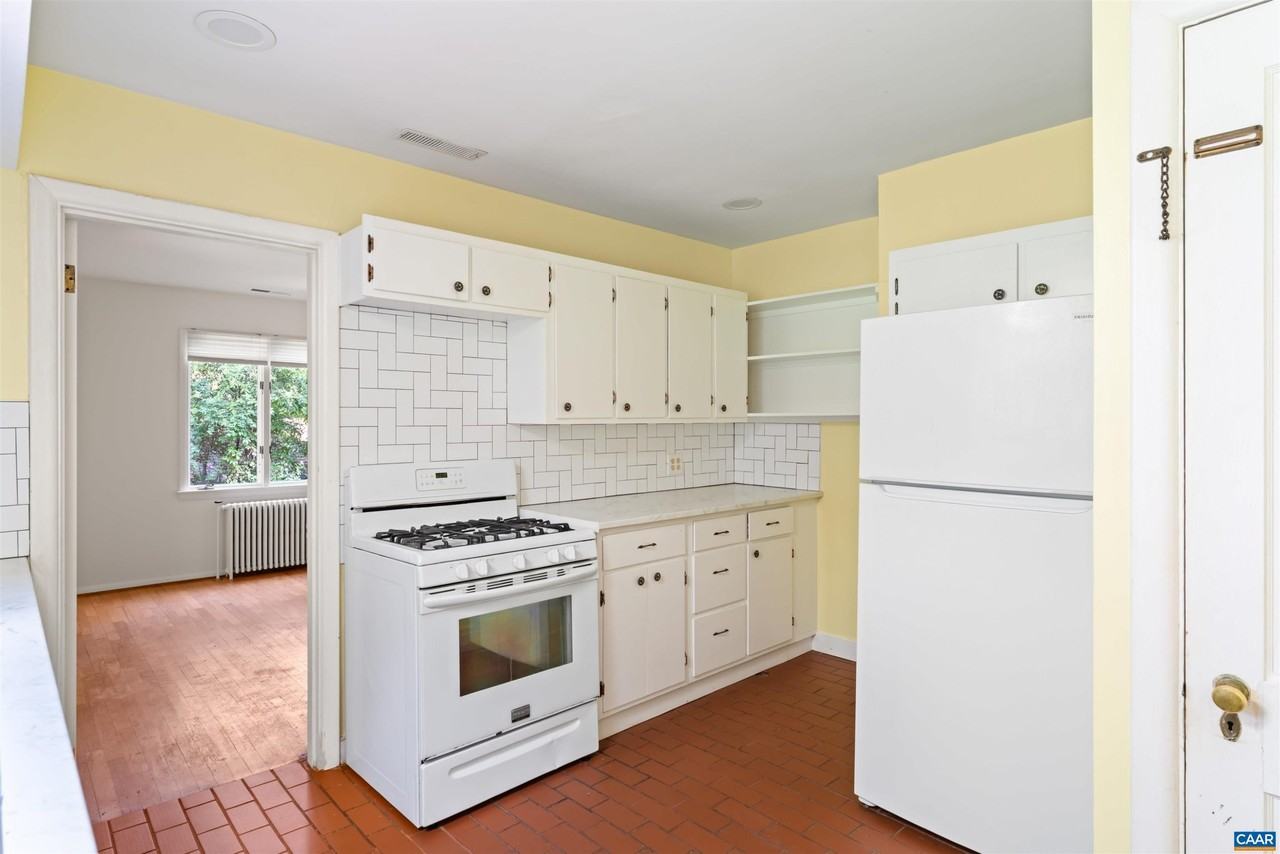 1429 Gentry Ln - Photo 6 of 19