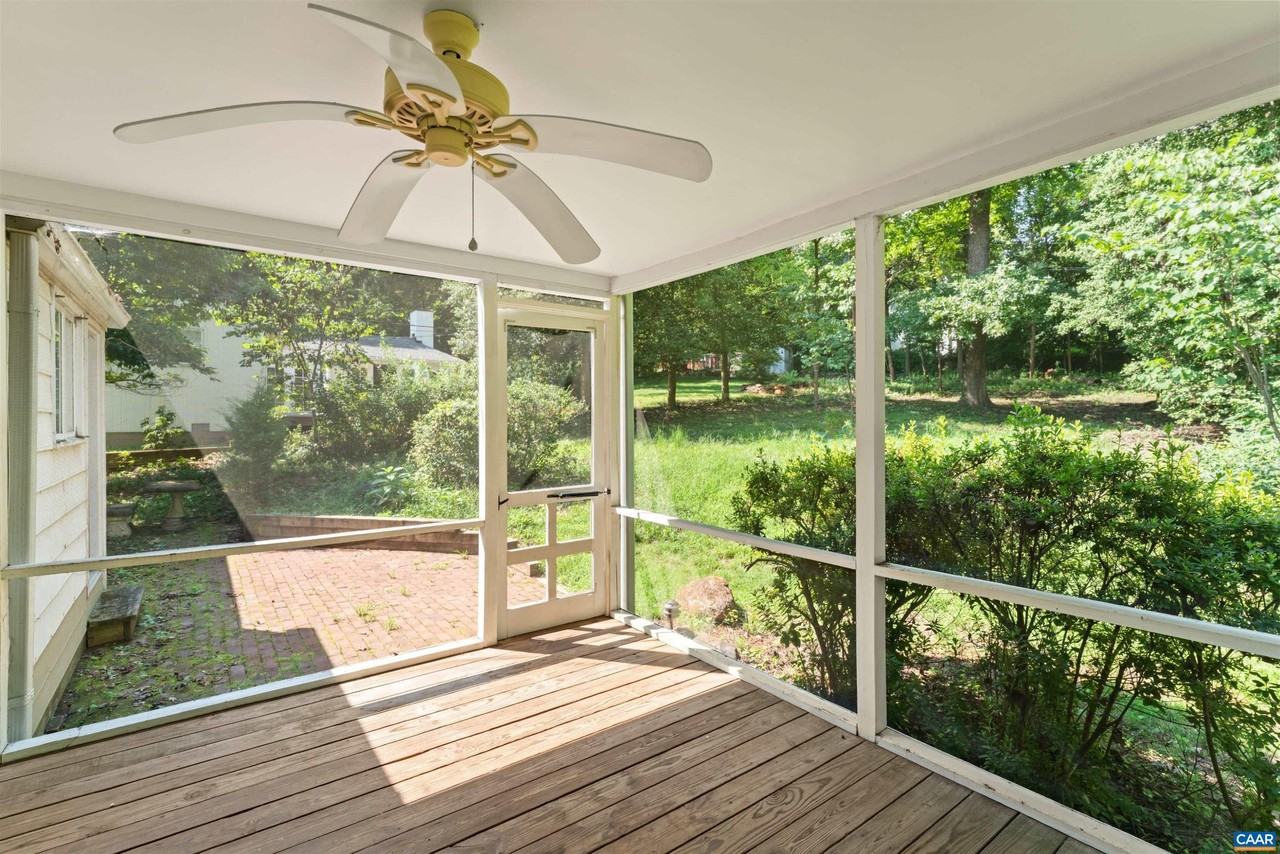 1429 Gentry Ln - Photo 2 of 19