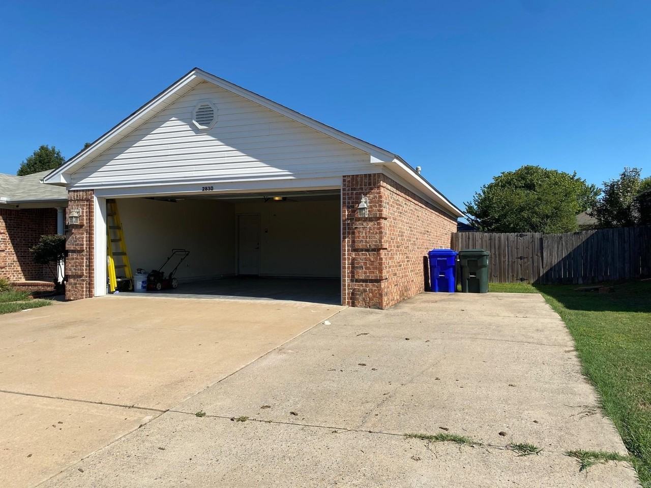 2830 York Ln - Photo 3 of 21