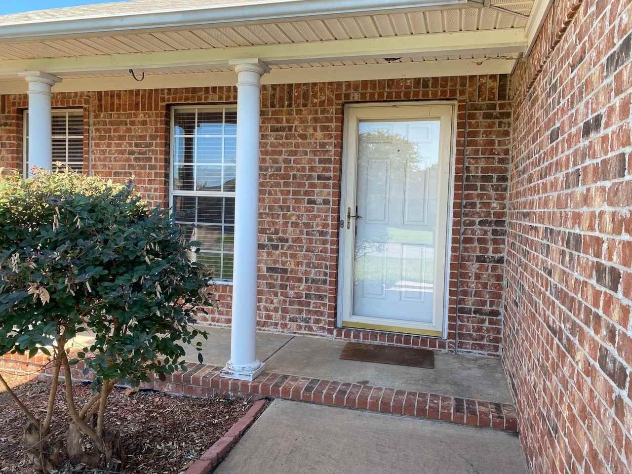 2830 York Ln - Photo 4 of 21
