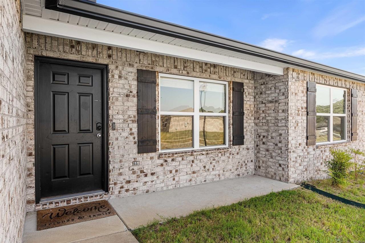 2280 Getty Dr - Photo 4 of 32