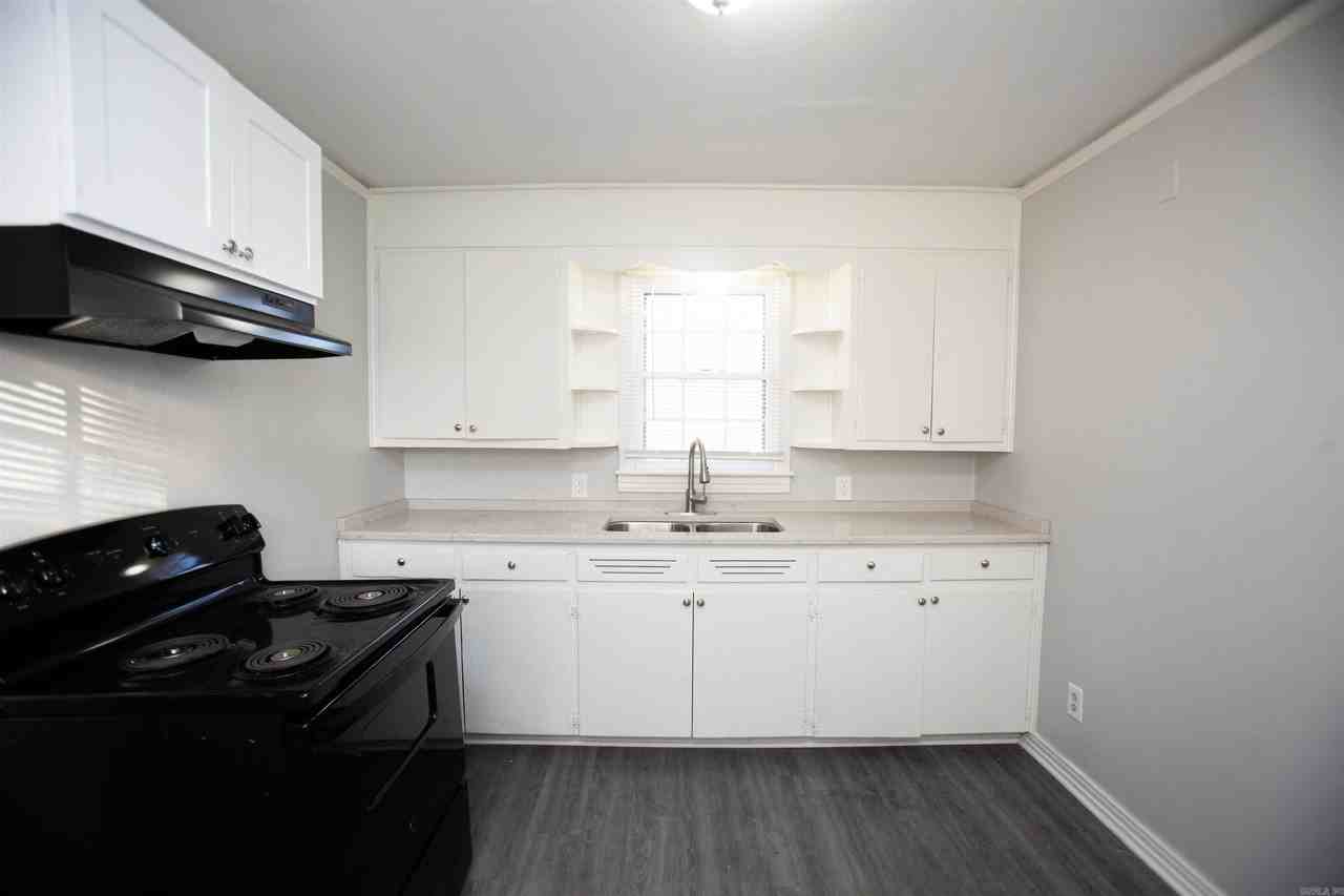 1906 Flora St - Photo 4 of 13
