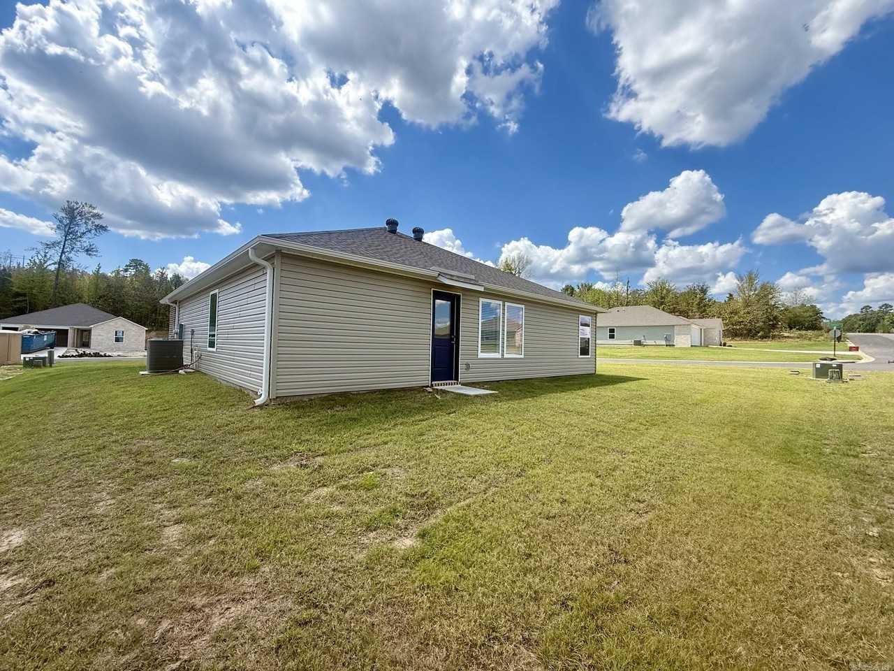 7 Cabernet Way - Photo 2 of 16