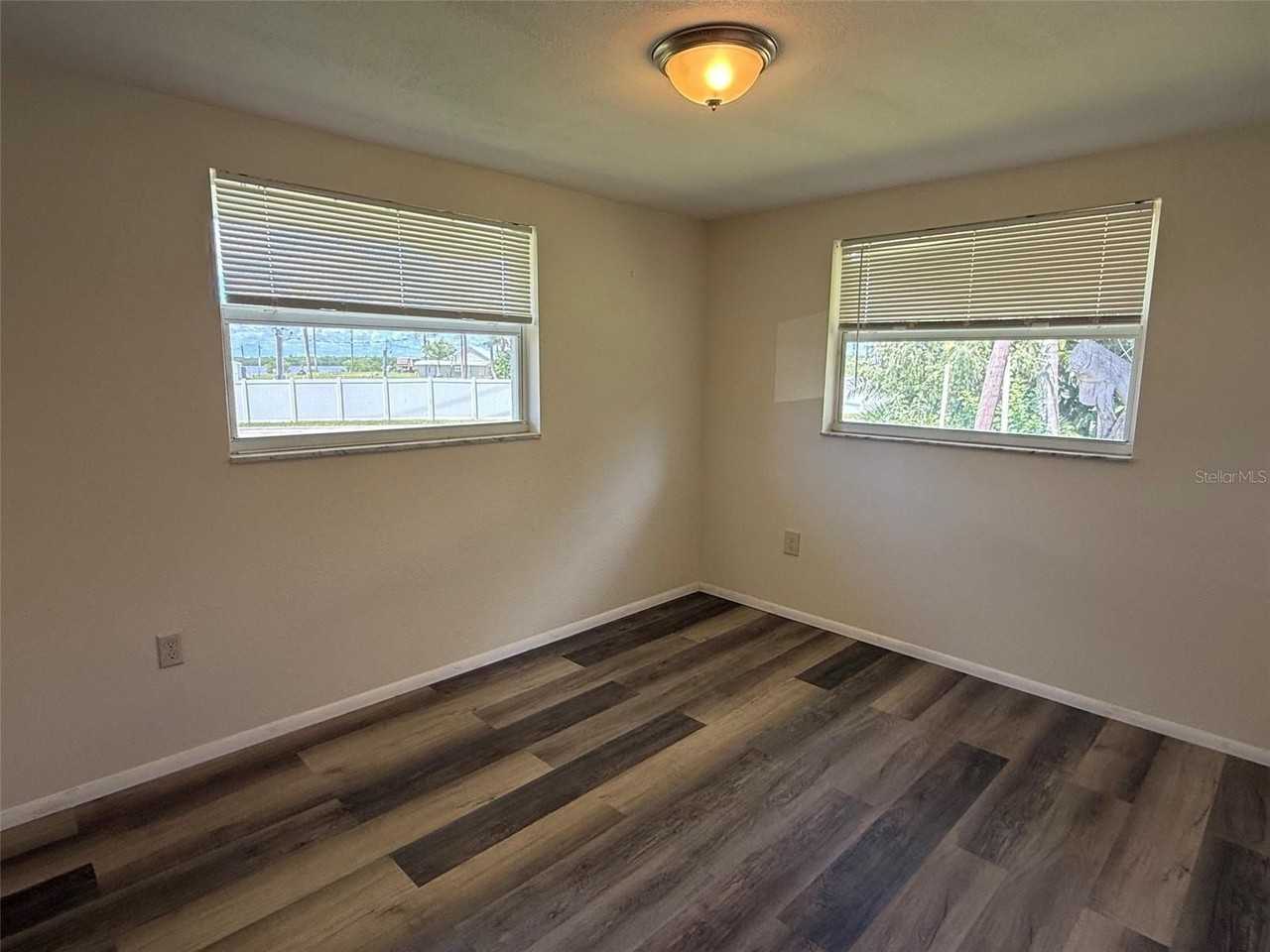 5405 Riverside Dr - Photo 5 of 12