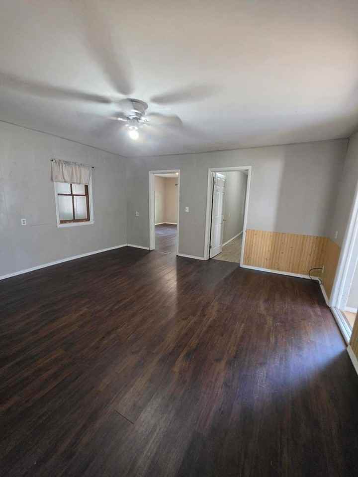 1209 Poplar St - Photo 7 of 14