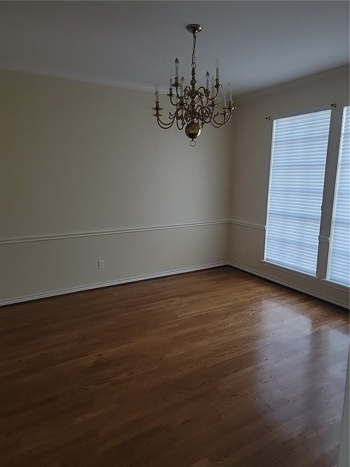 4530 Oso Pkwy - Photo 4 of 17