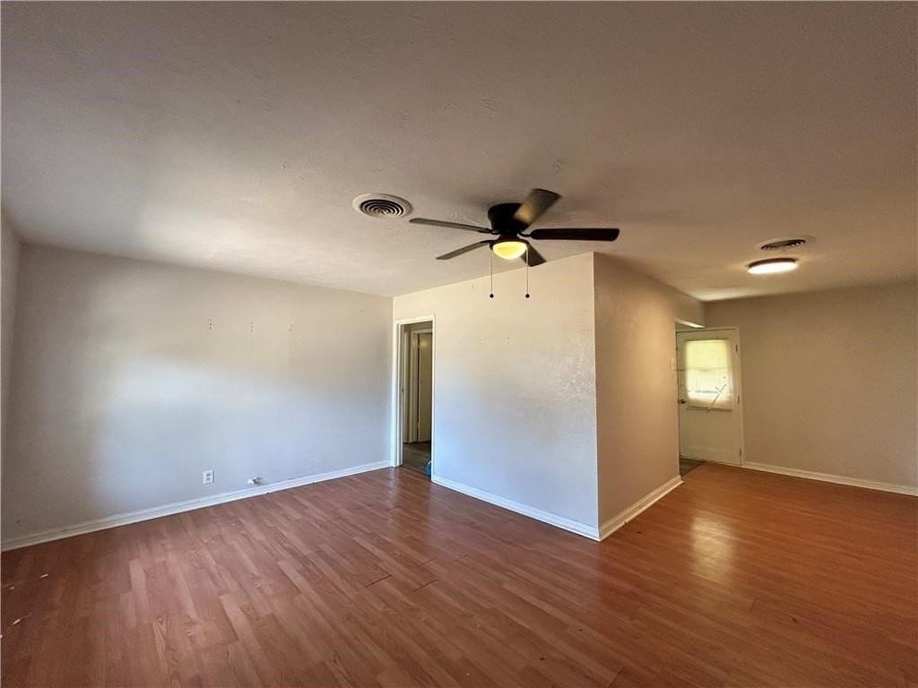 4721 Waltham Dr - Photo 2 of 10