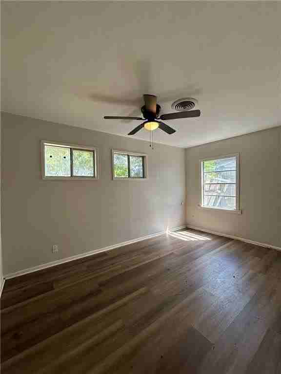 4721 Waltham Dr - Photo 4 of 10
