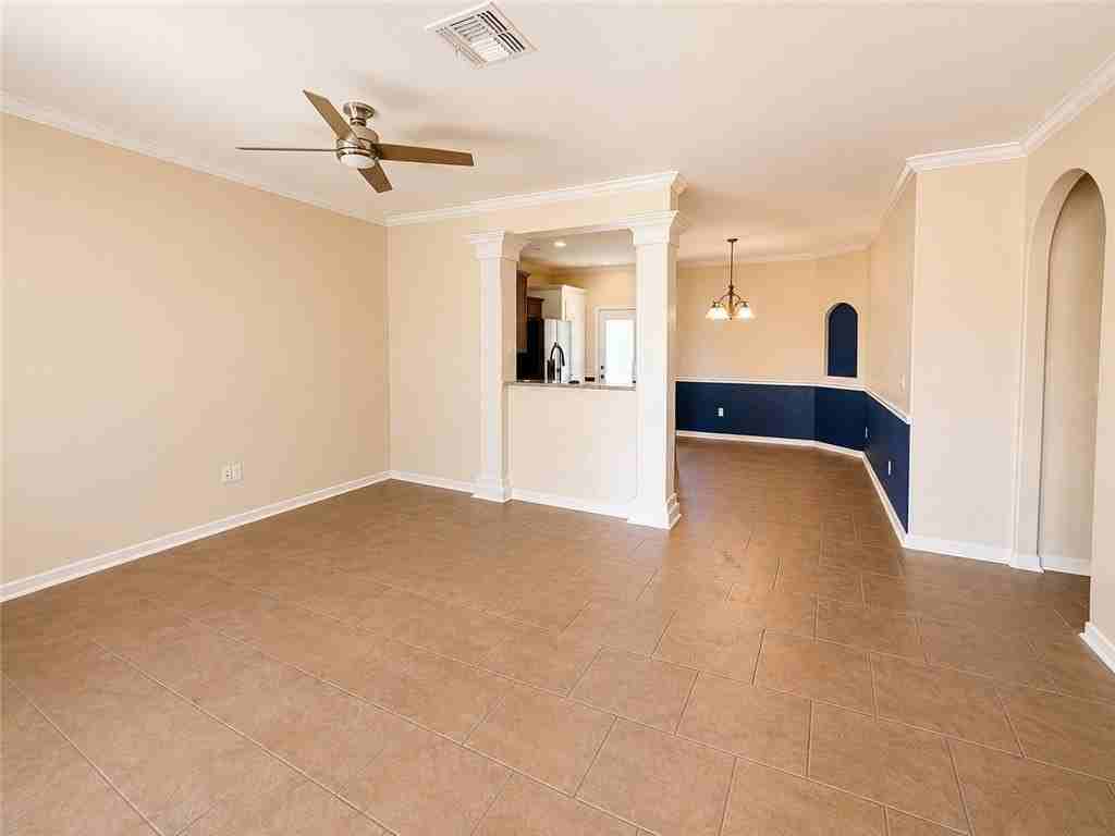 1124 Imperial St - Photo 3 of 11