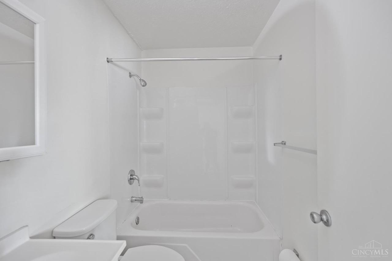204 N East St #10 - Photo 7 of 9