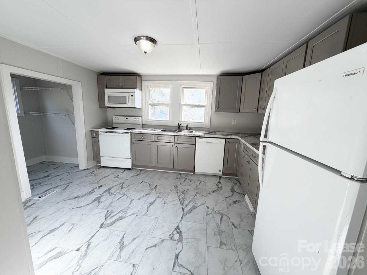 1750 Patterson St - Photo 2 of 14