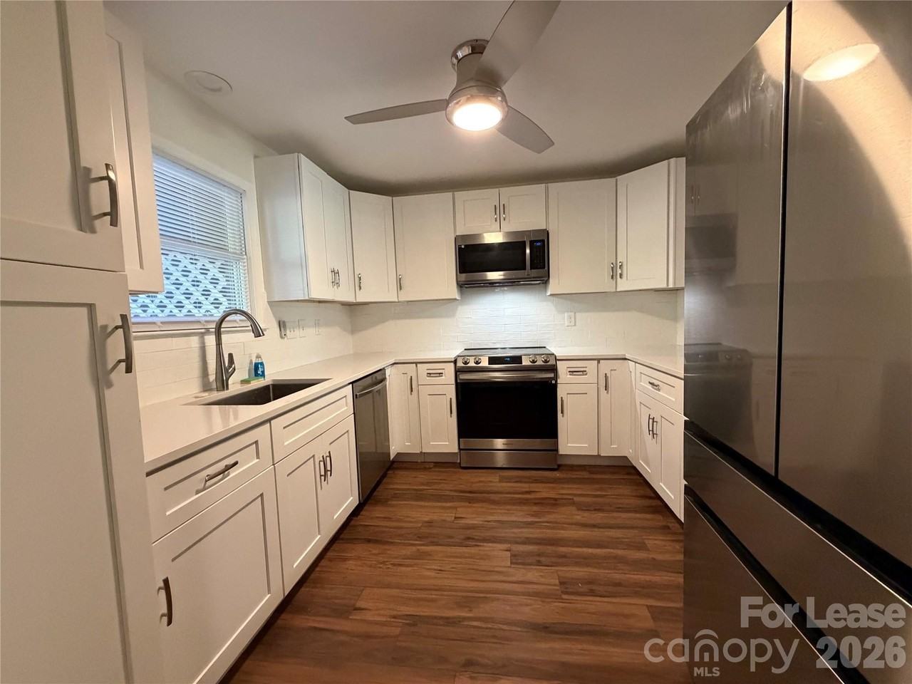225 S Chase St - Photo 2 of 18