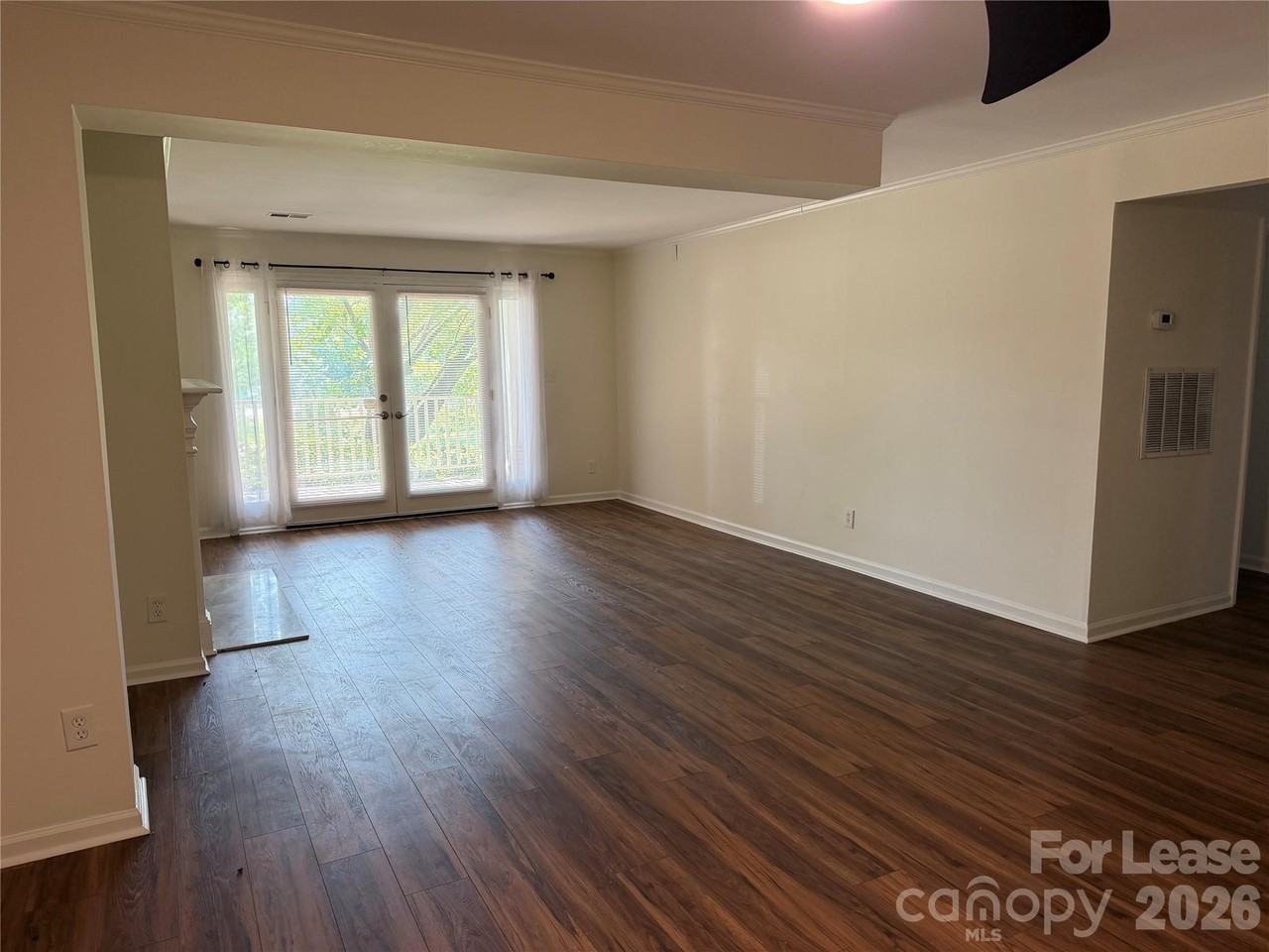 225 S Chase St - Photo 3 of 18