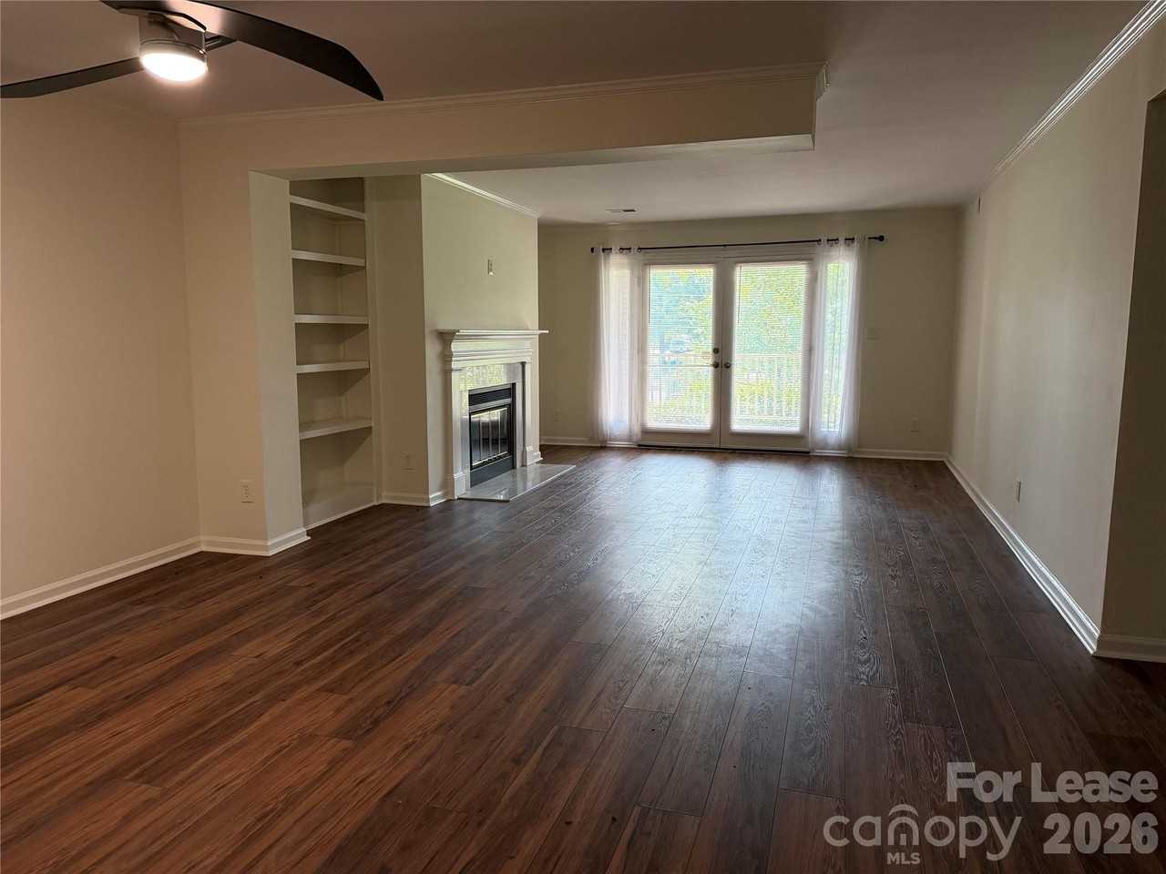 225 S Chase St - Photo 5 of 18