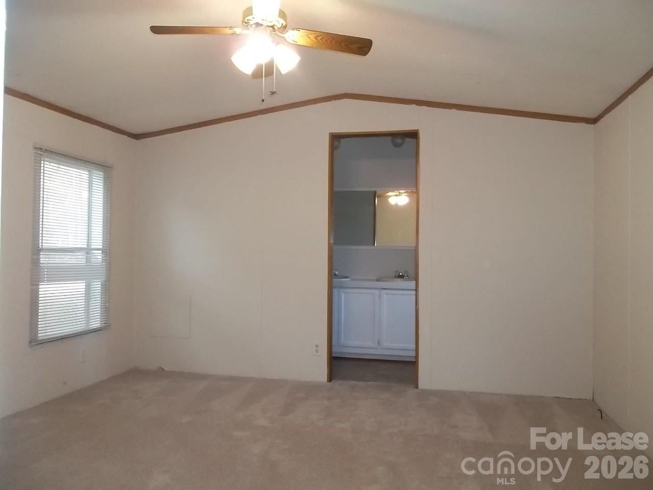 150 Thornwood Ln - Photo 5 of 8