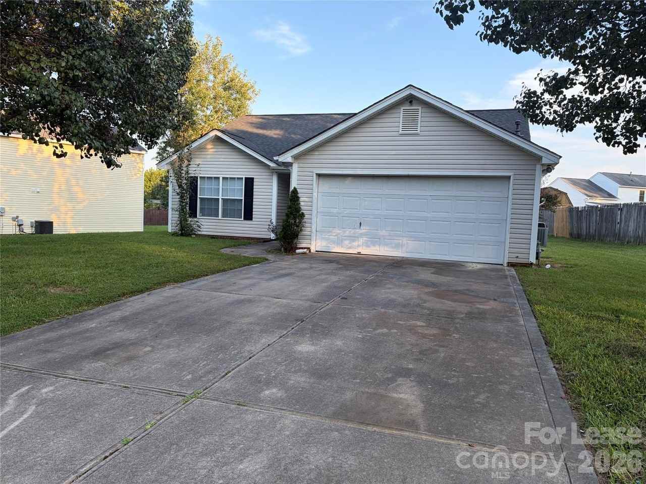 4924 Aldersbrook Dr - Photo 2 of 33