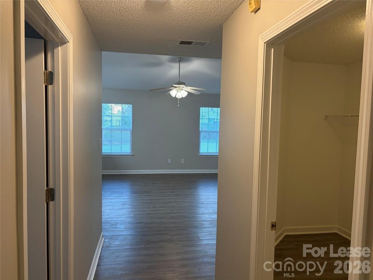 4924 Aldersbrook Dr - Photo 3 of 33