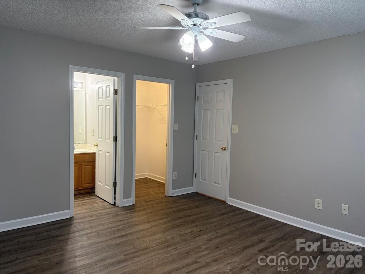 4924 Aldersbrook Dr - Photo 5 of 33