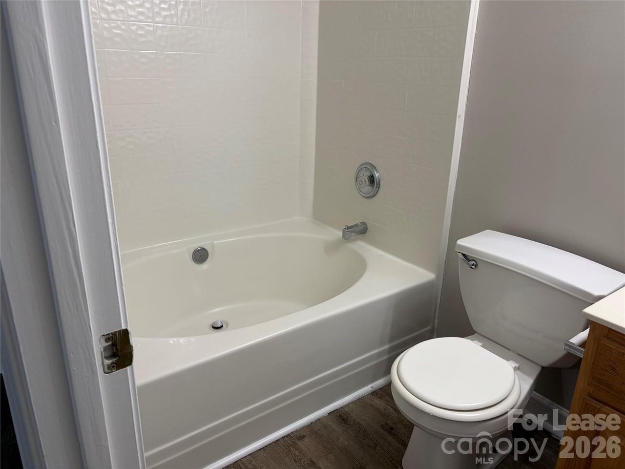 4924 Aldersbrook Dr - Photo 6 of 33