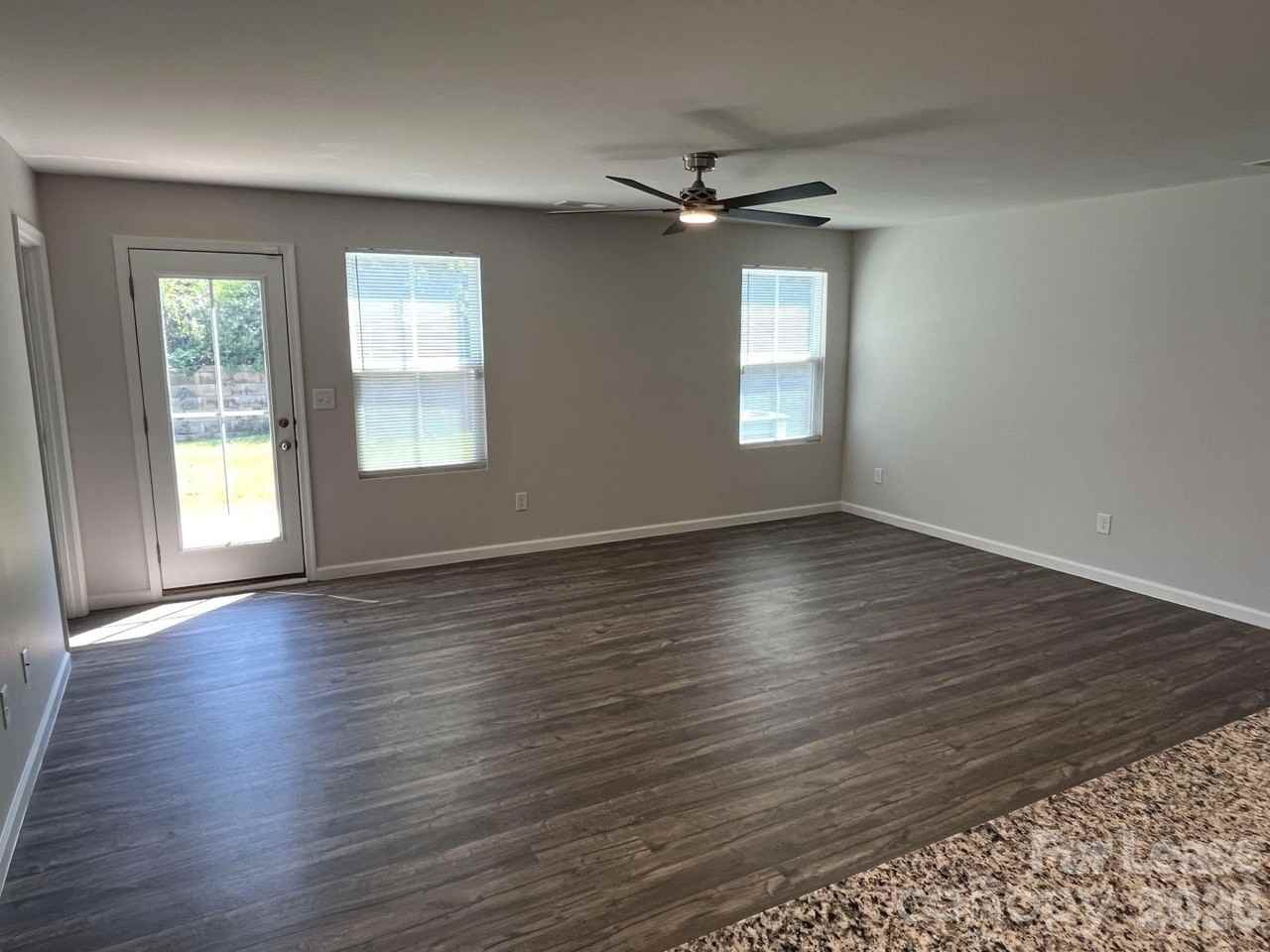 4320 Bowline Dr - Photo 5 of 32