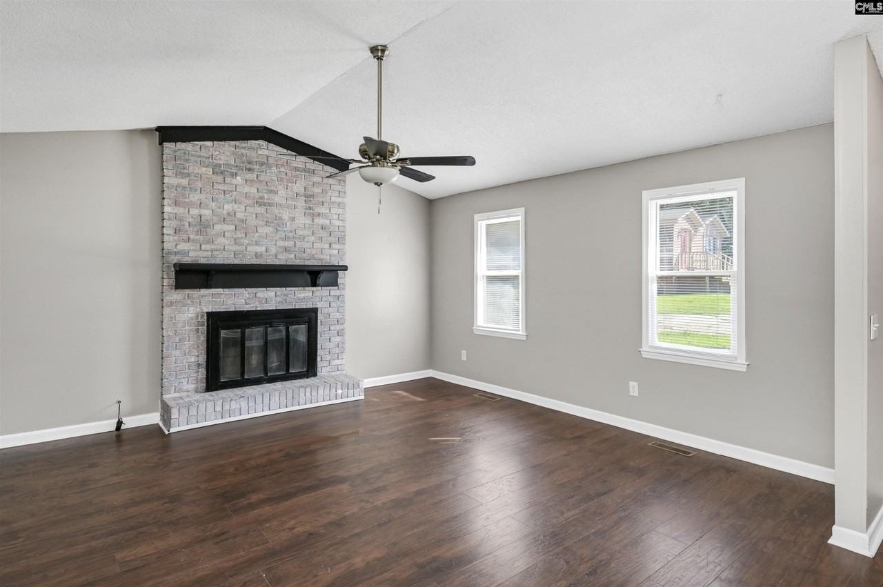 14 Highgate Ct - Photo 4 of 33