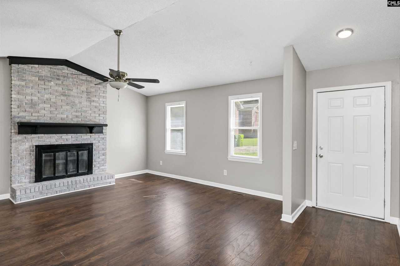 14 Highgate Ct - Photo 5 of 33