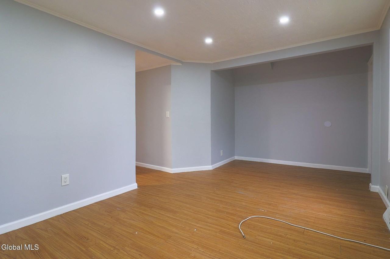 111 Duane Ave #1 - Photo 3 of 18