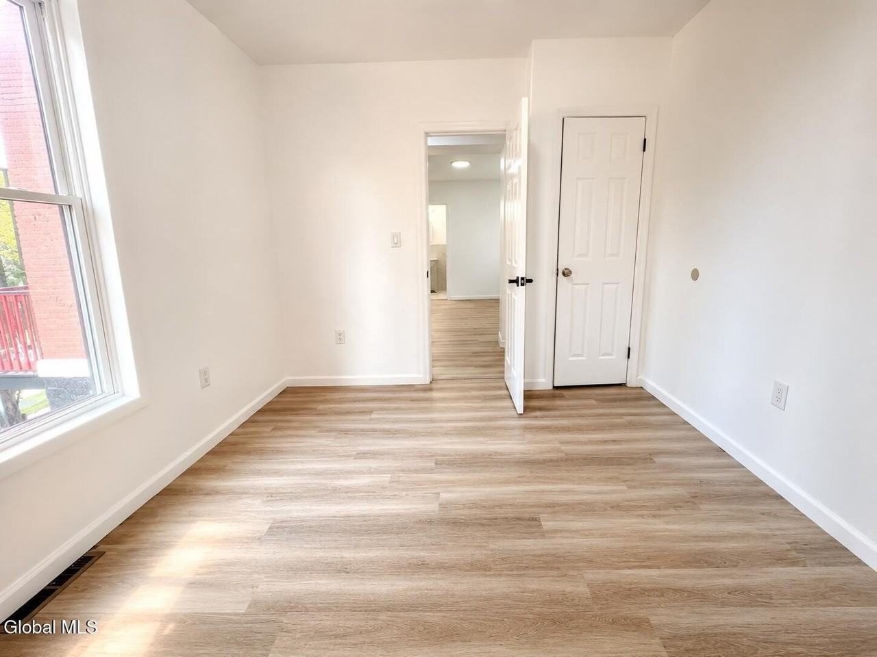 13 Kimball St - Photo 3 of 13