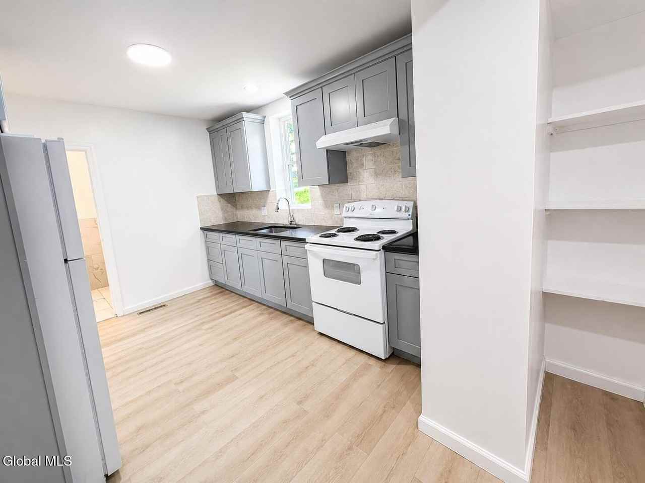 13 Kimball St - Photo 5 of 13