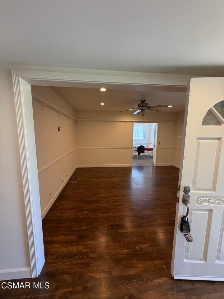 23723 Oxnard Street - Photo 2 of 22