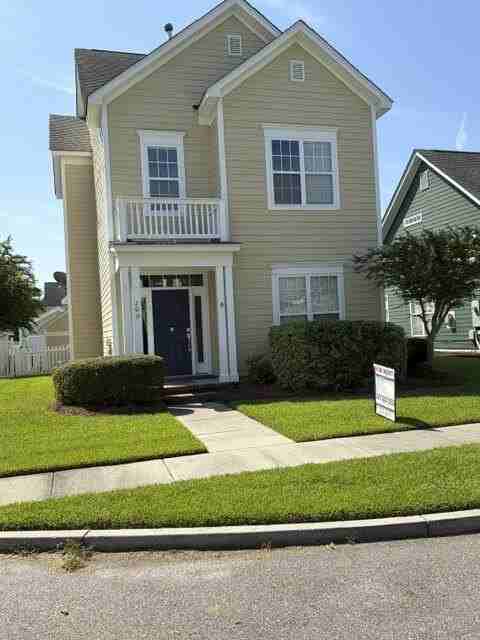 109 Foxglove Ave