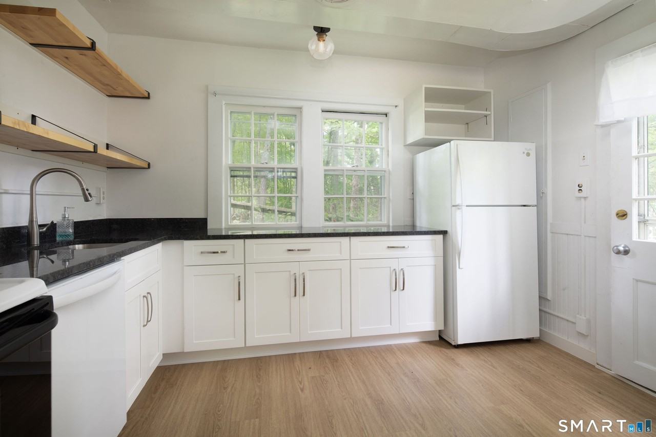57 Sharon Rd #B - Photo 2 of 10