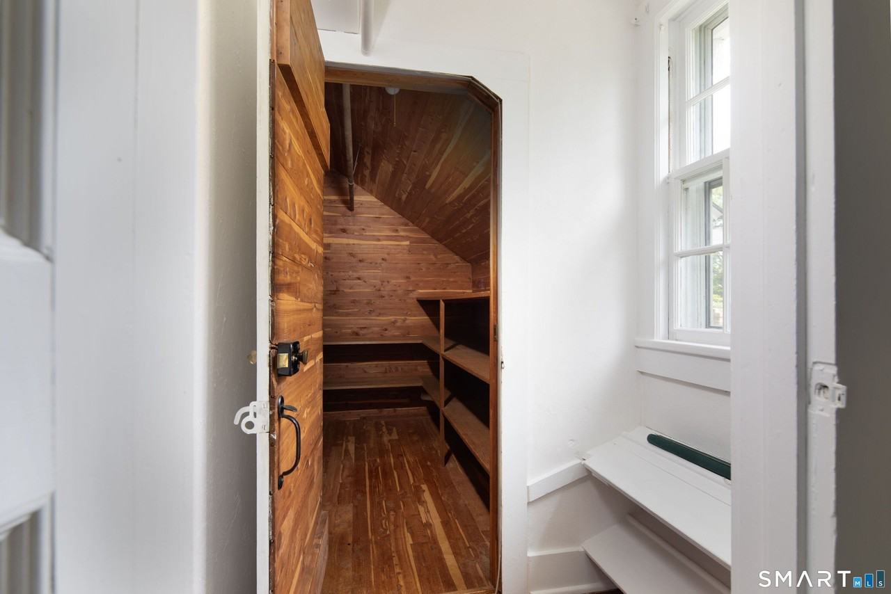 57 Sharon Rd #B - Photo 5 of 10