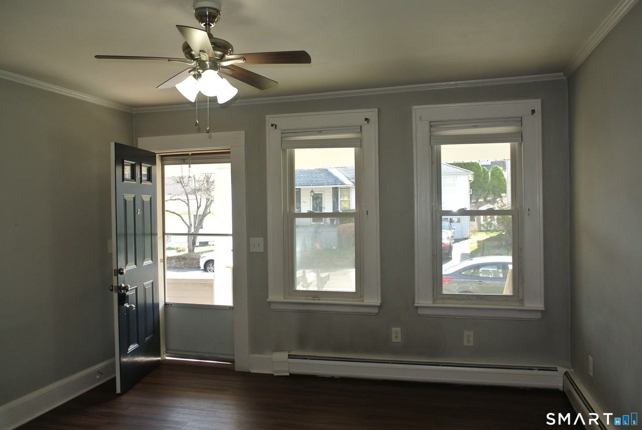 115 Maltby St #115 - Photo 3 of 18