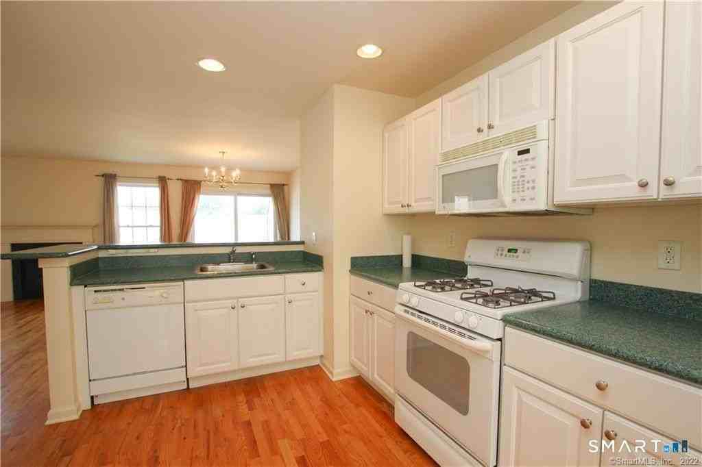 904 Sienna Dr #904 - Photo 2 of 12