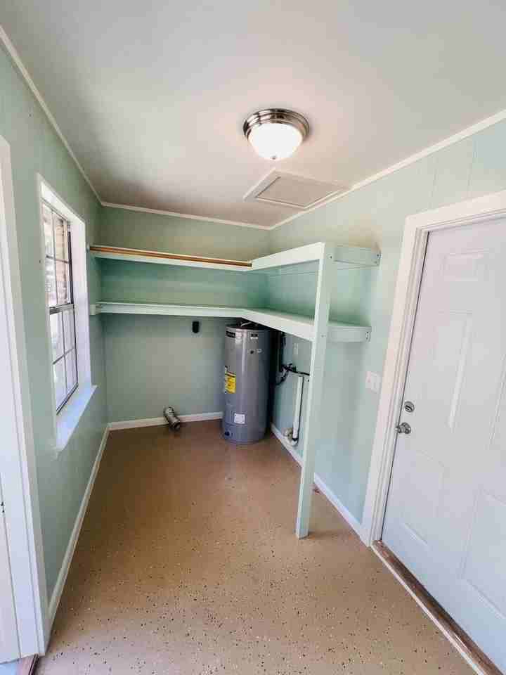 706 Canterbury Dr - Photo 2 of 12